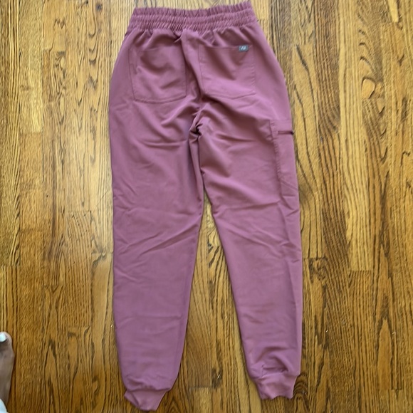 Figs High Waisted Zamora Joggers - Picture 10 of 15